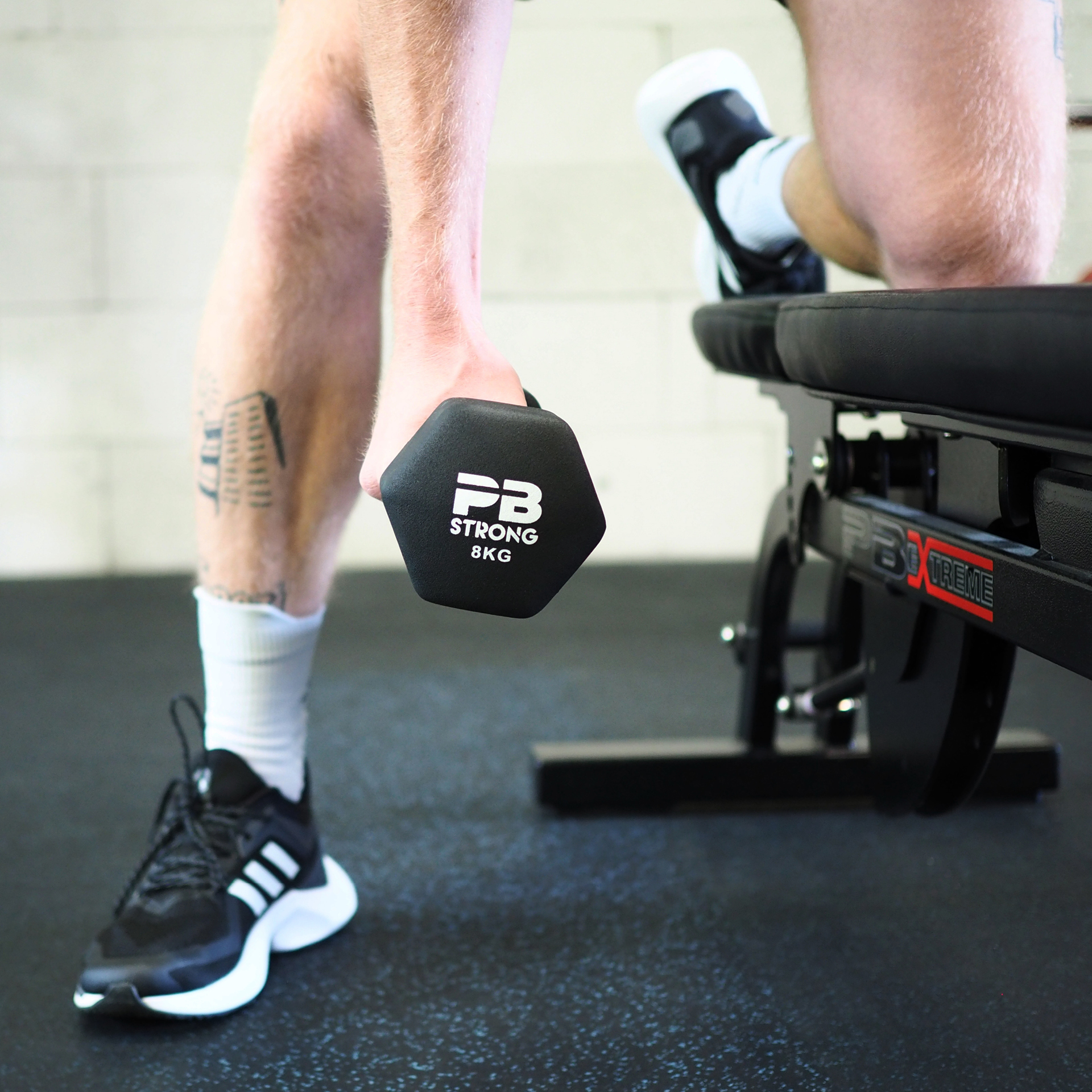 Haltère PB Strong en néoprène, noir (à l'unité) 8 kg